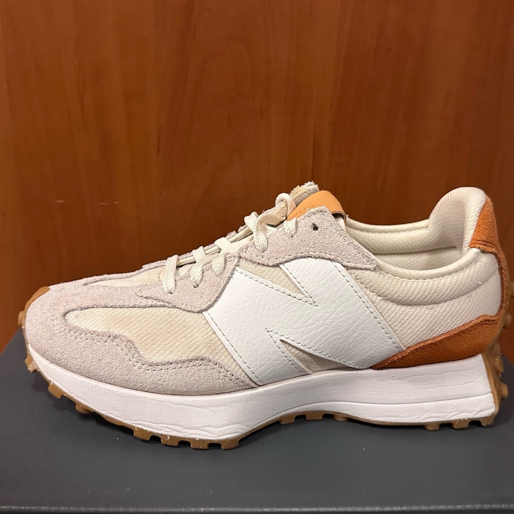 New Balance 327 Sneaker
